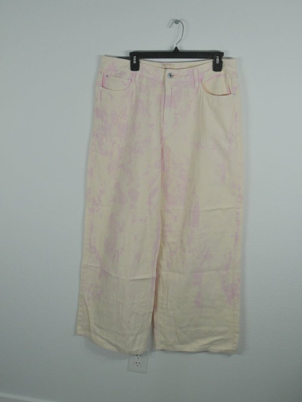 Guess Bellflower Women's Jeans 30 x 32 Relaxed Hig Rise Dye wash Pink NWT